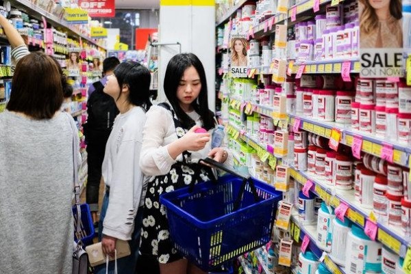 China will this year surpass the US in total retail sales for the first time