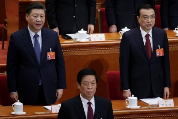China to slash taxes, boost lending to prop up slowing economy