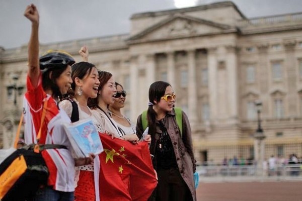 Chinese tourists swarm to Europe to explore uncharted places, culture